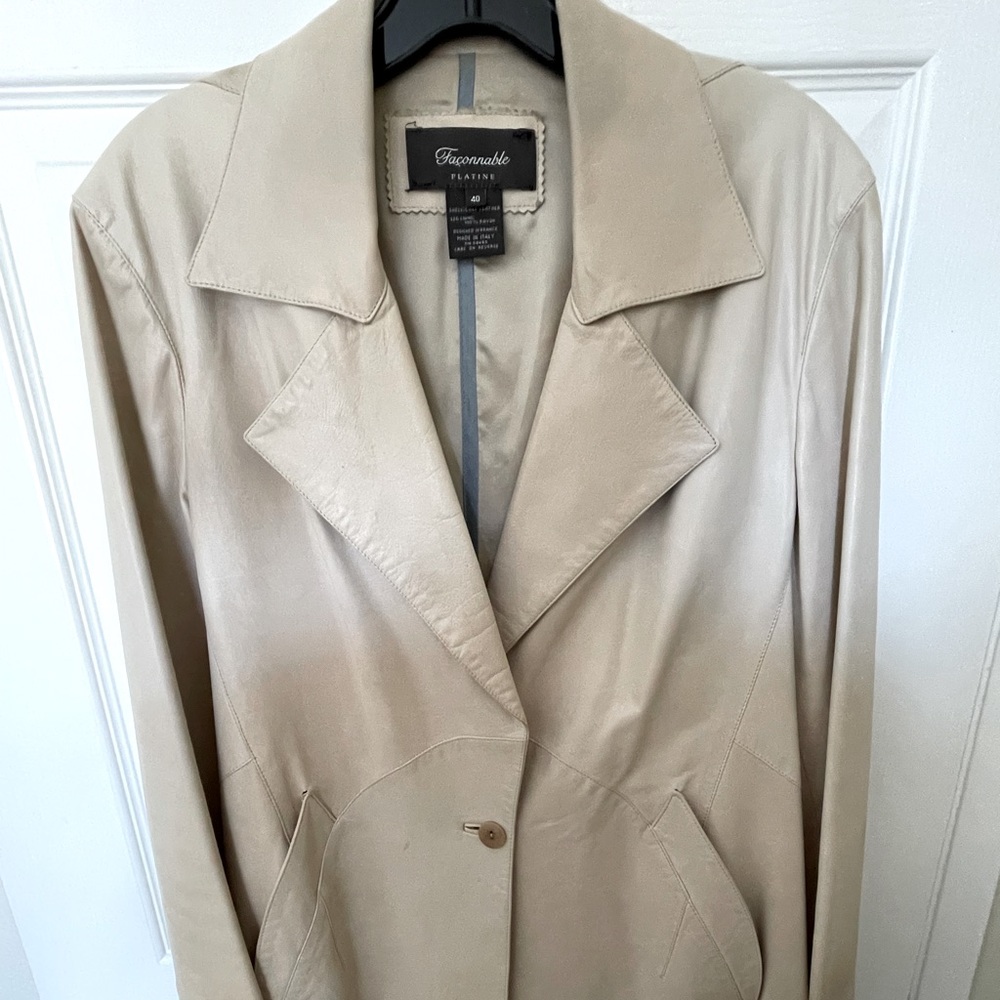 Faconnable women’s vintage, authentic leather jacket in EU size 40/US size M